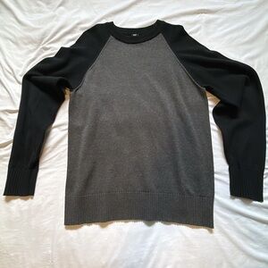 GAP Gray and Black Crewneck Sweater with Raglan Sleeves